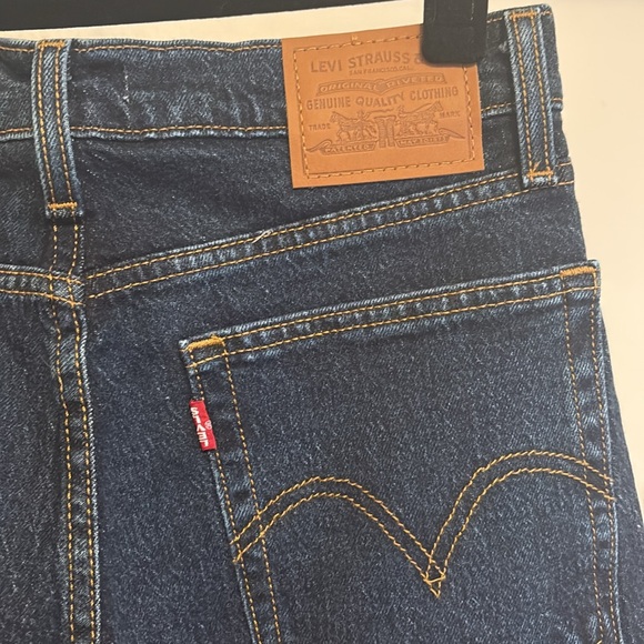 NWT Levi's Women's Straight Leg Jeans - Dark Blue - Picture 4 of 6